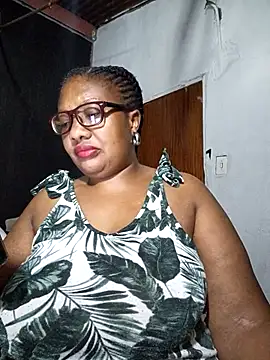 Snapshot of YELLOW_BONE chatting on March 7, 2025, 11:49 pm YELLOW BONE online show from March 7, 2025, 11:49 pm