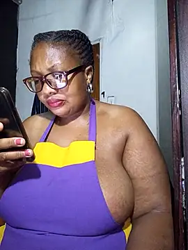 Snapshot of YELLOW_BONE chatting on March 13, 2025, 12:16 am YELLOW BONE online show from March 13, 2025, 12:16 am