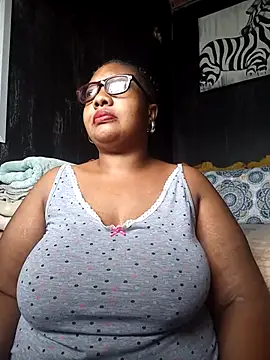 Snapshot of YELLOW_BONE chatting on March 16, 2025, 10:11 am YELLOW BONE online show from March 16, 2025, 10:11 am