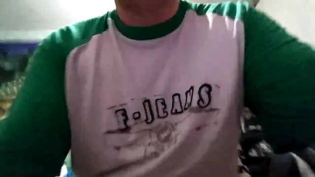 Snapshot of tores992 chatting on November 27, 2025, 8:33 pm tores992 online show from November 27, 2025, 8:33 pm