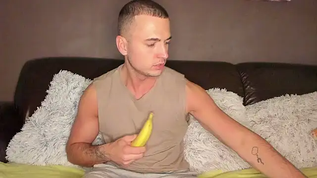 paulblack21 online show from November 8, 2025, 6:29 pm