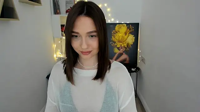 GracefulLook online show from March 18, 2025, 7:42 pm