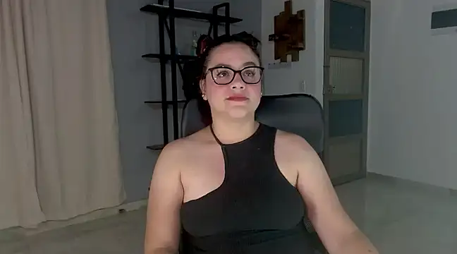 Snapshot of maela1 chatting on December 21, 2024, 1:15 am maela1 online show from December 21, 2024, 1:15 am