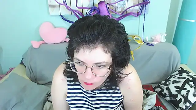 EverlyRays online show from December 14, 2024, 4:56 am