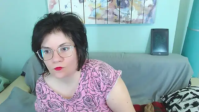 EverlyRays online show from December 29, 2024, 2:49 am