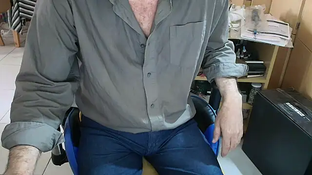 Snapshot of angelgarcia269 chatting on November 7, 2025, 12:05 pm angelgarcia269 online show from November 7, 2025, 12:05 pm