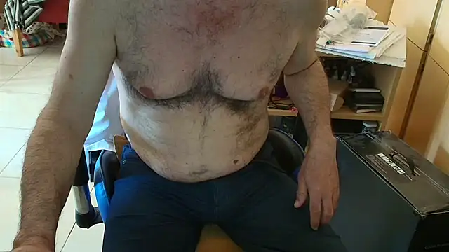 Snapshot of angelgarcia269 chatting on November 11, 2025, 12:05 pm angelgarcia269 online show from November 11, 2025, 12:05 pm