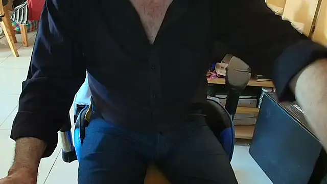 Snapshot of angelgarcia269 chatting on November 21, 2025, 11:31 am angelgarcia269 online show from November 21, 2025, 11:31 am