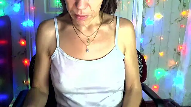 Snapshot of Ladywinter chatting on October 21, 2025, 3:24 pm Ladywinter online show from October 21, 2025, 3:24 pm