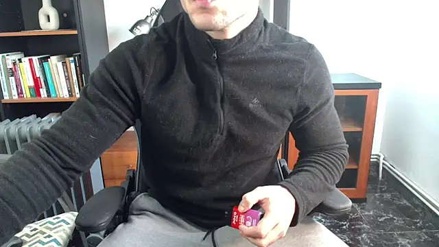 Snapshot of Tomasshelby_ chatting on December 9, 2024, 9:39 am Tomasshelby online show from December 9, 2024, 9:39 am
