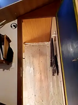 Snapshot of Cridere chatting on February 16, 2025, 10:54 am Cridere online show from February 16, 2025, 10:54 am