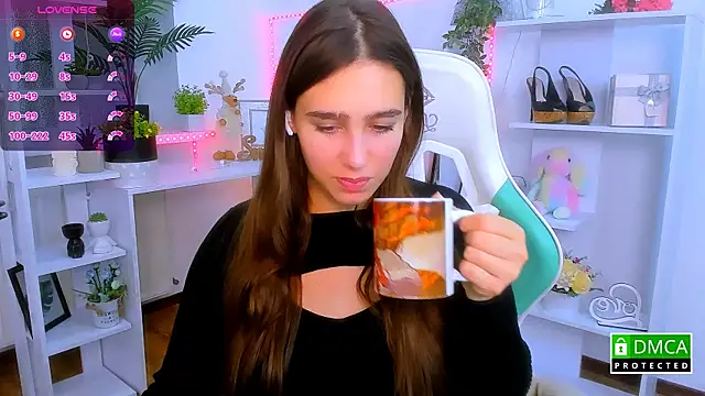  Eliizabeth  online show from December 1, 2025, 9:53 pm