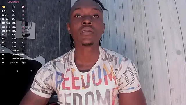 Snapshot of DannSmmith chatting on November 12, 2025, 12:38 pm DannSmmith online show from November 12, 2025, 12:38 pm