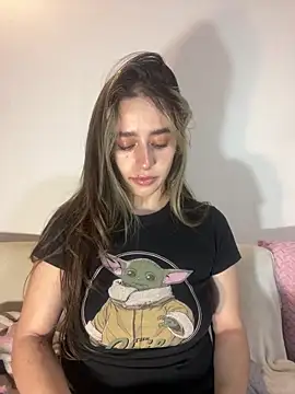 Natalia Suarez online show from October 31, 2025, 3:29 am