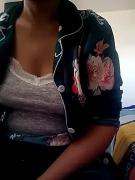 lolo890 online show from November 12, 2025, 1:22 pm