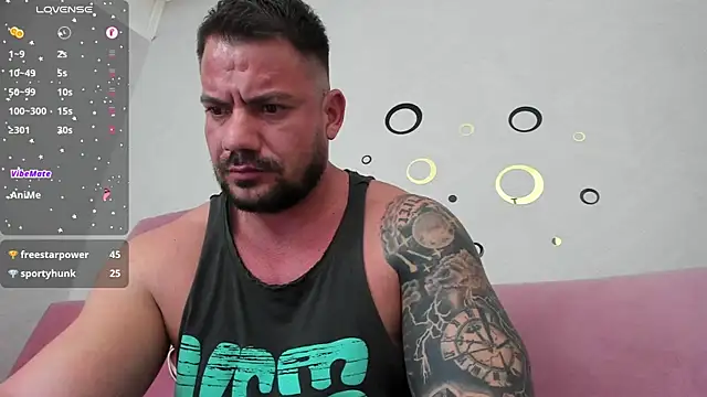 Snapshot of musclemonster31 chatting on January 21, 2025, 3:15 am musclemonster31 online show from January 21, 2025, 3:15 am