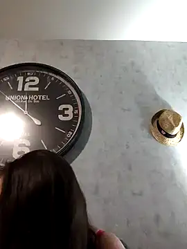 LEAsquirt91 online show from December 1, 2024, 10:53 pm