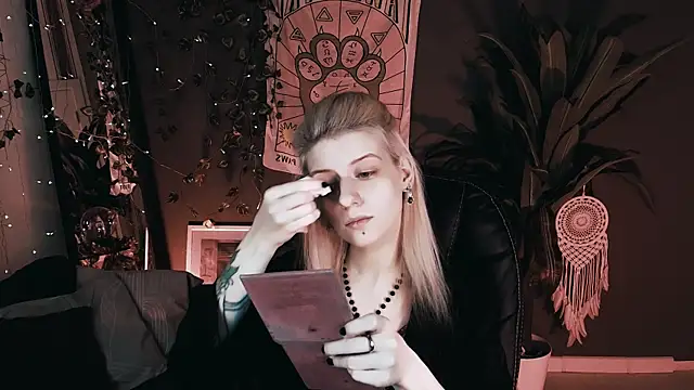 Snapshot of Noah_ElmerX chatting on November 15, 2025, 5:31 pm Noah ElmerX online show from November 15, 2025, 5:31 pm