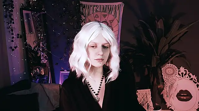 Snapshot of Noah_ElmerX chatting on November 18, 2025, 4:33 pm Noah ElmerX online show from November 18, 2025, 4:33 pm