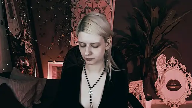 Snapshot of Noah_ElmerX chatting on November 22, 2025, 8:30 pm Noah ElmerX online show from November 22, 2025, 8:30 pm