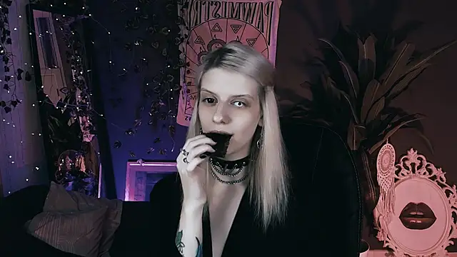 Snapshot of Noah_ElmerX chatting on November 23, 2025, 10:09 pm Noah ElmerX online show from November 23, 2025, 10:09 pm