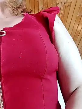 Snapshot of adriana71 chatting on February 27, 2025, 4:31 am adriana71 online show from February 27, 2025, 4:31 am