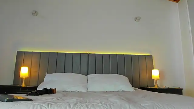 Snapshot of adriana71 chatting on March 22, 2025, 9:10 pm adriana71 online show from March 22, 2025, 9:10 pm