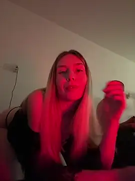 Snapshot of VeraSerephina chatting on March 16, 2025, 9:05 pm VeraSerephina online show from March 16, 2025, 9:05 pm