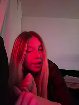 Snapshot of VeraSerephina chatting on March 17, 2025, 12:08 am VeraSerephina online show from March 17, 2025, 12:08 am