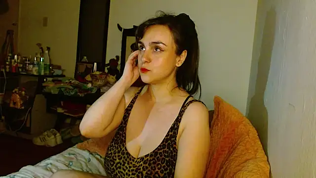 collette beaufoy  online show from September 28, 2025, 10:26 pm