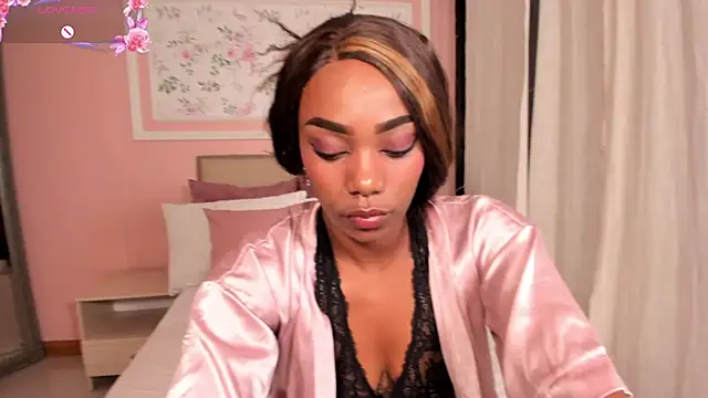 Snapshot of bhritany_brow chatting on December 3, 2025, 3:36 am bhritany brow online show from December 3, 2025, 3:36 am