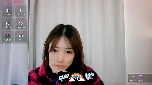 Snapshot of Love_me_Eri_ chatting on October 9, 2025, 11:58 pm Love me Eri online show from October 9, 2025, 11:58 pm