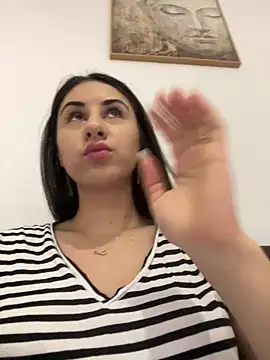 Snapshot of JenniferEdith chatting on December 8, 2024, 8:41 am JenniferEdith online show from December 8, 2024, 8:41 am