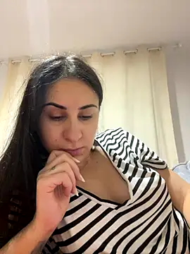 Snapshot of JenniferEdith chatting on December 9, 2024, 10:32 am JenniferEdith online show from December 9, 2024, 10:32 am