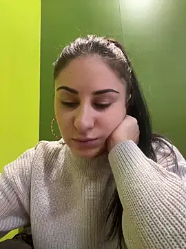 Snapshot of JenniferEdith chatting on December 19, 2024, 8:34 am JenniferEdith online show from December 19, 2024, 8:34 am