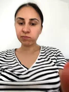 Snapshot of JenniferEdith chatting on September 21, 2025, 11:45 am JenniferEdith online show from September 21, 2025, 11:45 am