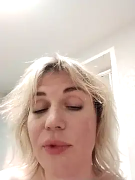 Snapshot of Linda_Gregory chatting on October 4, 2025, 1:47 am Linda Gregory online show from October 4, 2025, 1:47 am