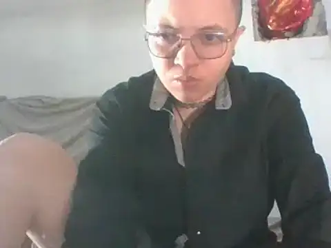 Snapshot of EdenJupiter chatting on January 27, 2025, 4:09 am EdenJupiter online show from January 27, 2025, 4:09 am