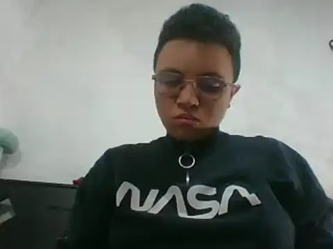 Snapshot of EdenJupiter chatting on October 31, 2025, 5:30 am EdenJupiter online show from October 31, 2025, 5:30 am