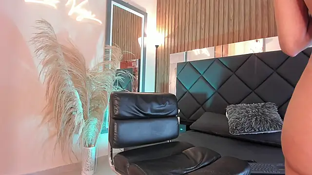 Zoevegass online show from February 25, 2025, 9:02 pm