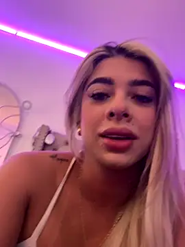 Zoevegass online show from September 11, 2025, 4:18 pm