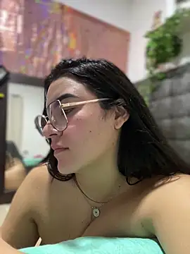 Snapshot of Lia_flowers chatting on January 12, 2025, 5:34 am Lia flowers online show from January 12, 2025, 5:34 am