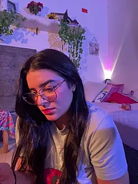 Snapshot of Lia_flowers chatting on January 28, 2025, 1:39 am Lia flowers online show from January 28, 2025, 1:39 am