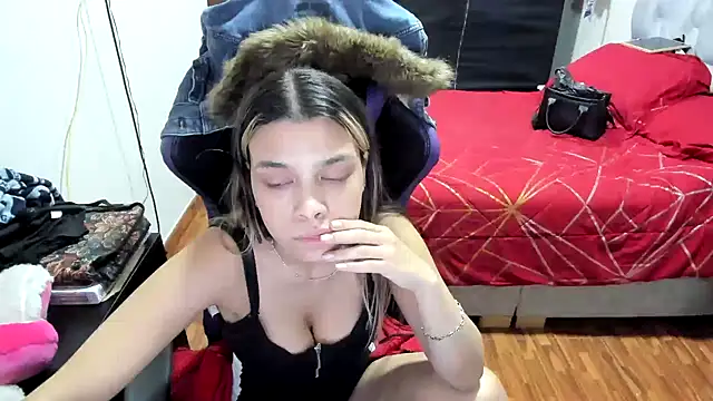 Snapshot of LuisaReyes_2911 chatting on November 9, 2025, 1:59 am LuisaReyes 2911 online show from November 9, 2025, 1:59 am