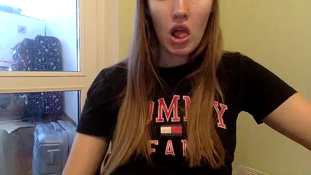 Snapshot of vanessa4you chatting on January 28, 2025, 5:32 am vanessa4you online show from January 28, 2025, 5:32 am
