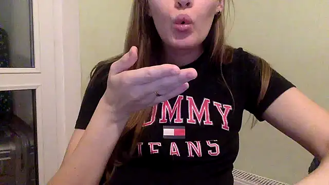 Snapshot of vanessa4you chatting on February 5, 2025, 3:34 am vanessa4you online show from February 5, 2025, 3:34 am