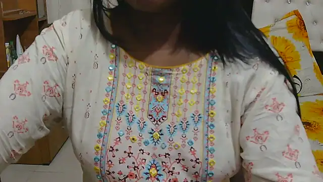 Snapshot of esita_1212 chatting on October 22, 2025, 3:23 pm esita 1212 online show from October 22, 2025, 3:23 pm