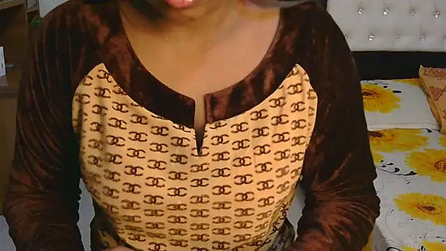 Snapshot of esita_1212 chatting on December 14, 2025, 3:23 am esita 1212 online show from December 14, 2025, 3:23 am