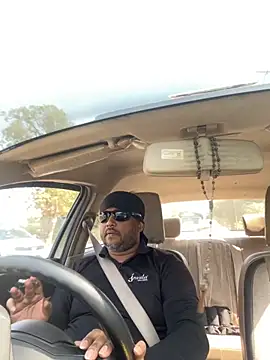 Dick 6inches online show from November 5, 2025, 6:24 am