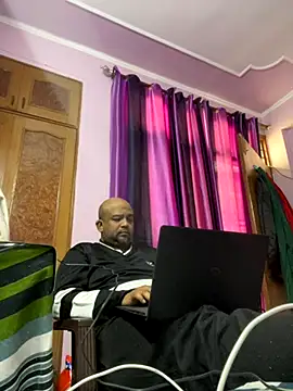 Dick 6inches online show from November 29, 2025, 4:26 am